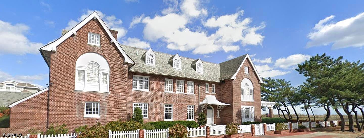 The original Wynn-era home